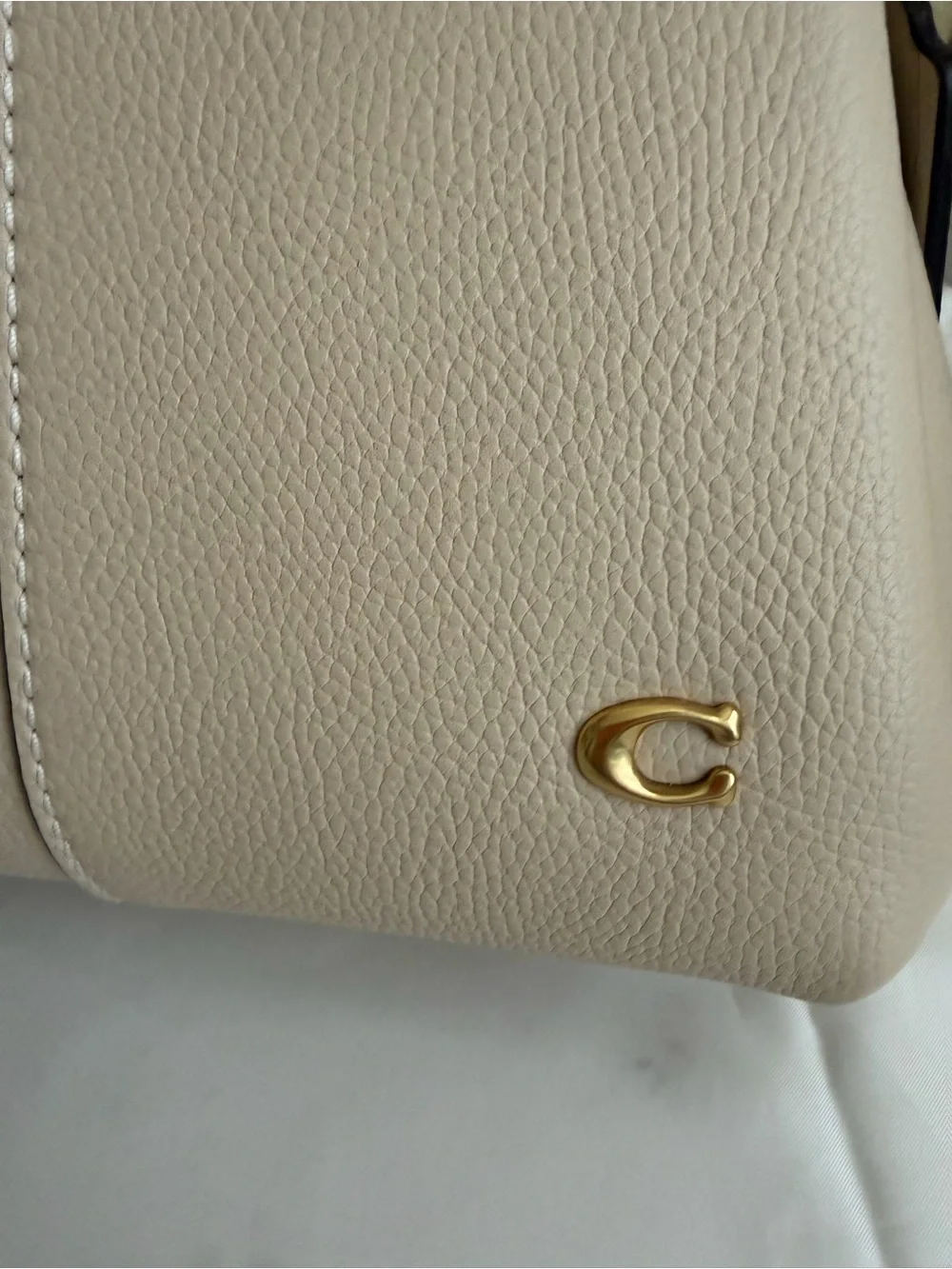 Coach Lana 23 Ivory Pebbled Leather Shoulder Bag NWT w/strap and dust bag